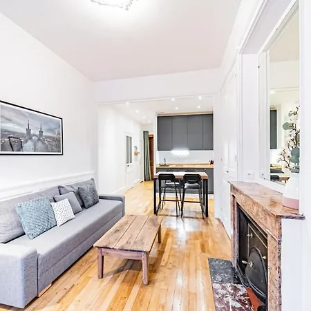 Apartment Aapartment With Character Parquet Flooring Fireplace - Charpennes *